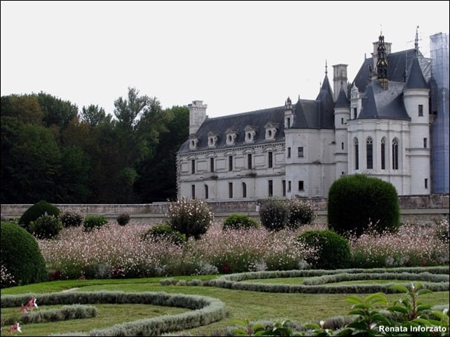 Como visitar o Vale do Loire usando o transporte público?